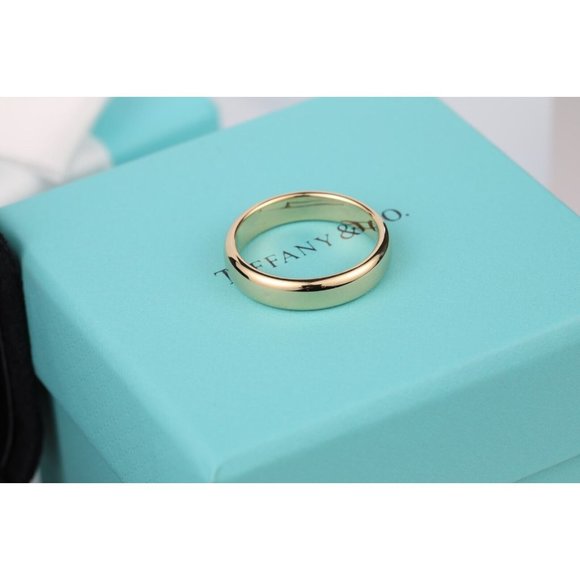 Tiffany & Co. 18k Yellow Gold 4.5mm Dome Wedding Band Size 7 Ring w/ Box - Picture 10 of 16